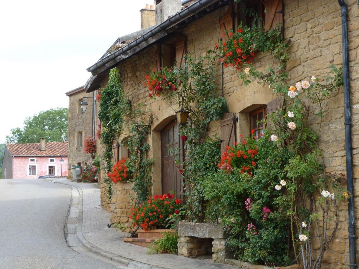 Chalet Des Marmottes Virton Buitenkant foto